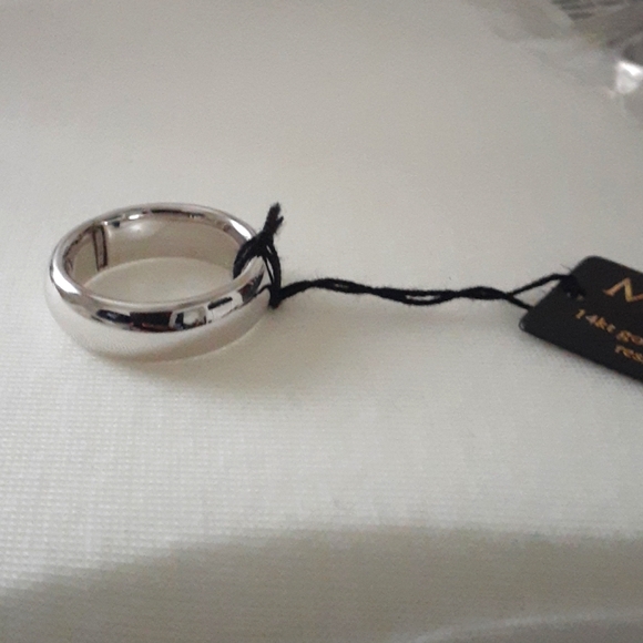 14k WHITE  GOLD POLISHED BAND RING ITALY SIZE   7 or 10 NEW - Picture 1 of 4